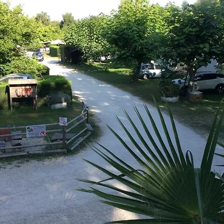 Mobil - 4 Pers, Animaux Admis - Api-1-52-2416 * Grayan-et-l'Hopital